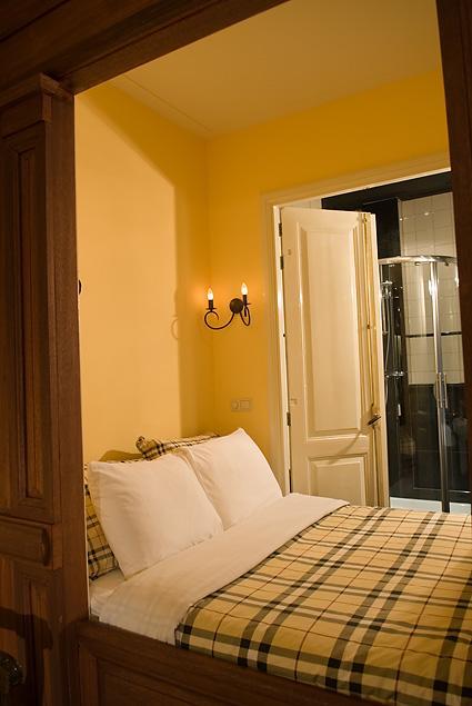 B&B Aan de Singelgracht Breda Zimmer foto